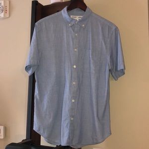 Old Navy short-sleeved button down shirt